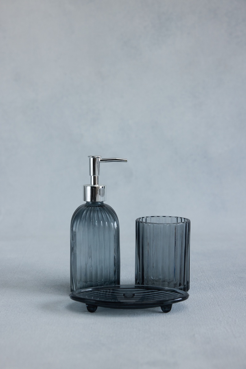 Dark glass set (bathroom accessory) (2)