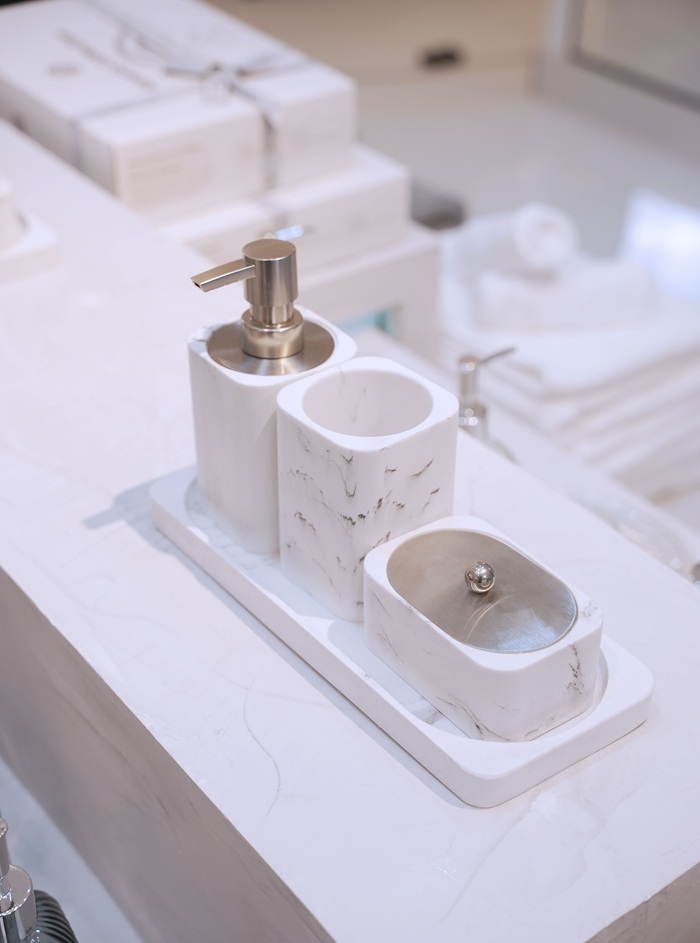 Marble set bathroom accessory