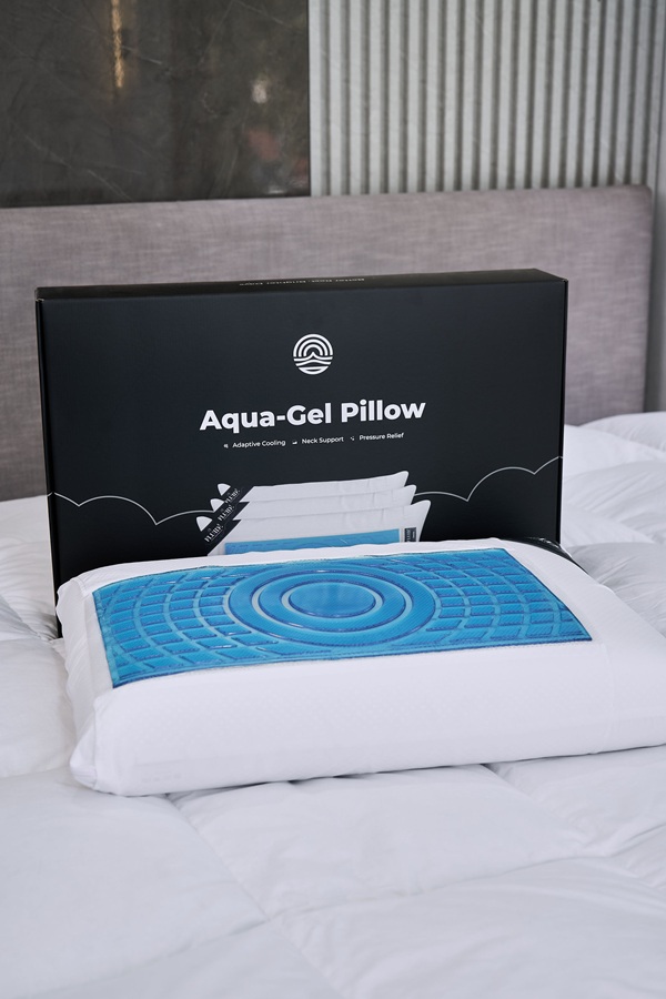 Aqua gel pillow open